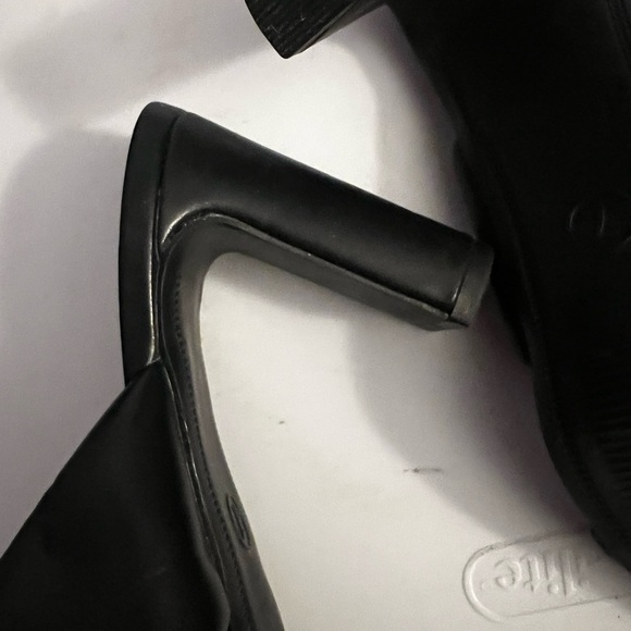 A New Day Black Crisscross Mules - Picture 4 of 5